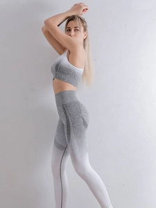 Ensemble de yoga 2 pièces pour femme avec leggings dégradés gris et brassière de sport