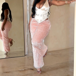 Ensemble corset en satin crème et pantalon large en peluche rose pour femme avec style