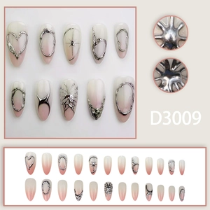 Faux ongles dégradés français avec coeurs et étoiles 3D en métal liquide argenté