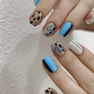 Short Square Press On Nails Leopard Print Abstract Line Pattern Blue White Beige Korean Style Artificial Fingernails For Women