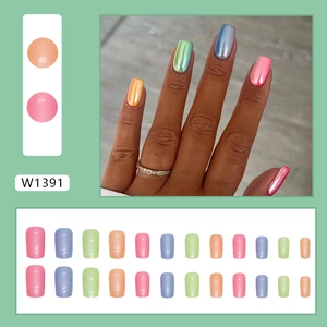 Lange vierkante regenboog aurora opdruk nagels met pastel chroom afwerking voor dagelijks