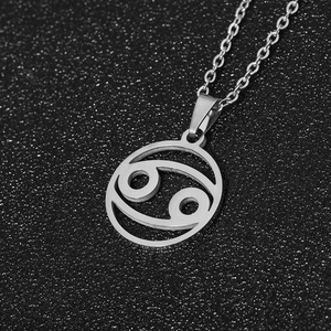 Collana zodiaco in acciaio inossidabile argento con ciondolo traforato Cancro