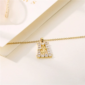 Collana in acciaio inossidabile dorato con ciondolo a forma di stella e pietre di zircone