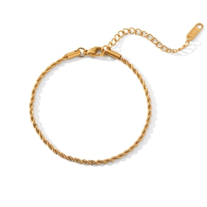 Detail of 18K gold plated stainless steel twisted rope chain bracelet with clasp