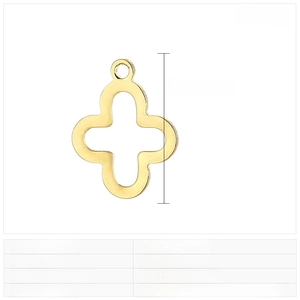 Macro shot of 12x9mm gold stainless steel hollow clover pendant with size measurements