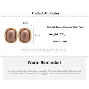 Detailed size specifications and material view of retro gold-plated pearl stud earrings