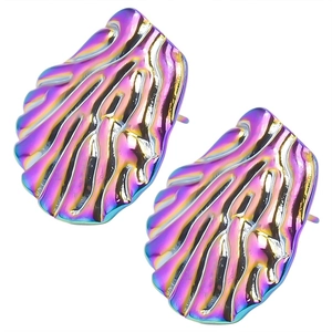 Detail of colorful shell-shaped 304 stainless steel stud earrings with gradient finish