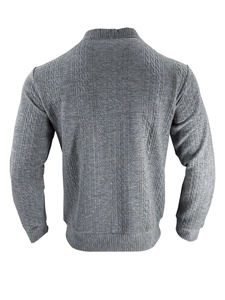 Détail du cardigan gris pour homme avec motif jacquard gaufré et poignets côtelés