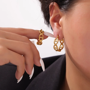 Minimalist 18k gold plated stainless steel oval chain link earrings in matte finish