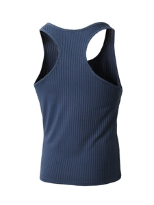 Détails du débardeur à dos nageur côtelé bleu foncé pour hommes montrant la texture du tricot