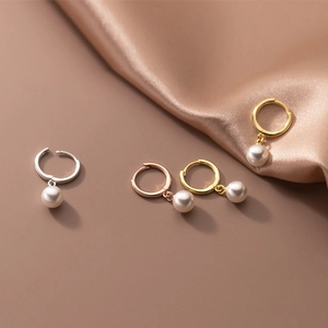 Minimalist Titanium Steel Shell Pearl Hoop Earrings With 925 Sterling Silver Post Gold Silver Elegant Round Huggie Earrings Women Jewelry