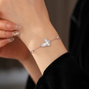 Exquisite butterfly bracelet with white mother of pearl and zircon in silver finish