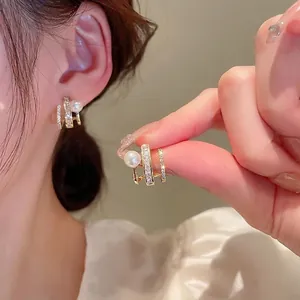 Artificial Pearl Claw Stud Earrings With 925 Sterling Silver Earring Post Alloy Zircon Rhinestone Elegant Fashion Jewelry For Women