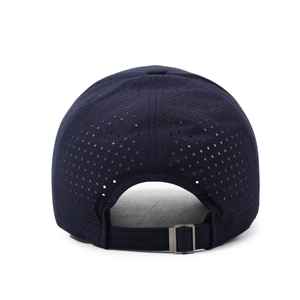 Casquette de baseball bleu marine avec ventilation laser et sangle réglable au dos