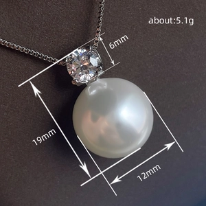 Elegante 12mm witte parelhanger met zirkonia steen aan een zilveren ketting