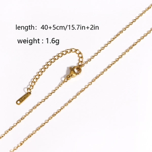 Detail view of a 1.6g gold stainless steel chain with 40+5cm length specifications