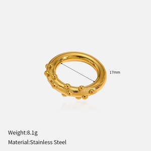 Detailed view of 17mm gold stainless steel ring featuring 8.1g weight and beaded texture