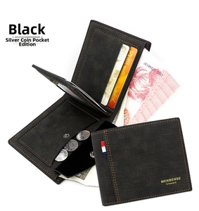 Detalle de la billetera negra mate para hombre con bolsillo para monedas con botón