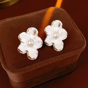 Irregular Flower Stud Earrings Alloy With Artificial Pearl Hammered Texture Vintage Elegant Floral Jewelry With Silver Earring Post For Women