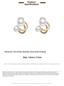 Detail of 925 silver needle pearl earrings with gold plating and size measurements