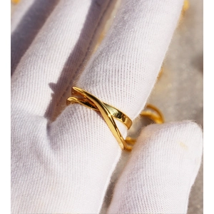 Creative gold irregular crisscross double-layer ring with minimalist metallic finish