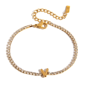 Detail of gold V-pendant bracelet with white cubic zirconia and adjustable lobster clasp