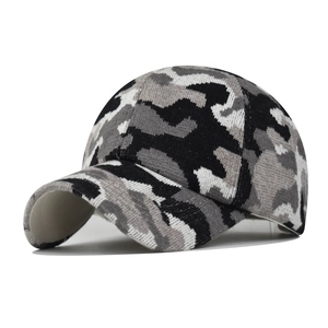 Dicke warme Camouflage-Strickmütze für Damen mit Pferdeschwanz-Loch für Outdoor