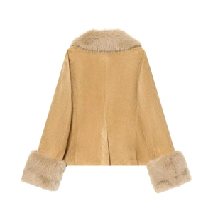 Veste en daim camel pour femmes avec col et poignets en fausse fourrure vue de dos