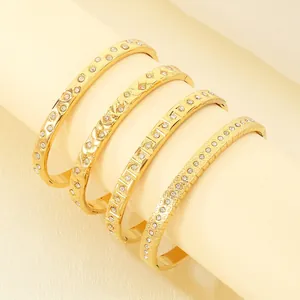 Gold Plated Stainless Steel Bangle Bracelet Rhinestone Inlaid Heart Geometric Pattern Retro Luxury Fashion Jewelry Women