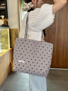Grand sac cabas en toile avec pois rouges et nœuds, parfait pour un usage quotidien
