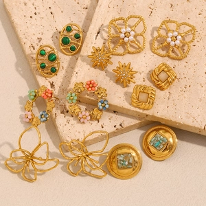French vintage 18K gold plated stainless steel floral earrings with emerald and pearl