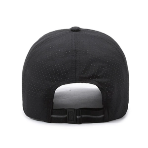 Atmungsaktive schwarze Mesh-Baseballkappe mit verstellbarem Riemen und Laser-Belüftung