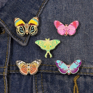 Sweet Alloy Enamel Butterfly Insect Brooch Pin For Women Colorful Luna Moth Animal Lapel Pin Jewelry Accessory Fashion Gift