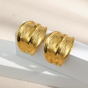 Luxurious 18K gold-plated stainless steel wide C-shape earrings with textured finish