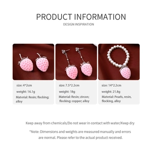 Product information details showing sizes and weights for pink strawberry jewelry set.