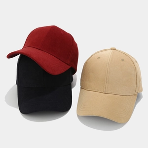 Minimalist cotton baseball caps in red, black and beige colors with a classic 6-panel design