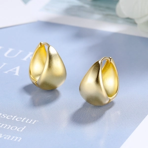 French vintage style matte gold-plated teardrop hoop earrings for a minimalist look