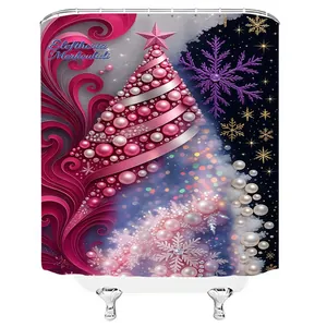 Detail eines wasserdichten Duschvorhangs mit rosa Perlen-Weihnachtsbaum und goldenen Flocken