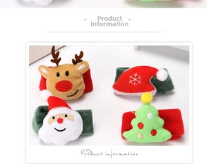 Détail de bracelets de Noël en peluche douce avec motifs Père Noël, renne et sapin de Noël