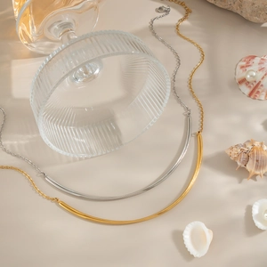 Minimalist gold and silver titanium steel collar necklaces with curved tube design