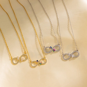 Colliers signe infini en or et argent avec cristaux de zircon colorés élégants