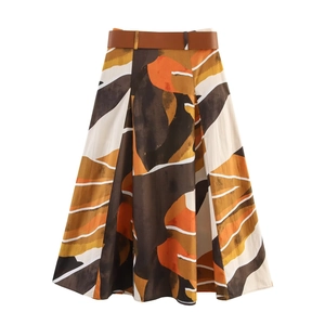 A-lijn midi-rok met abstracte geometrische print in aardetinten en lederen riem