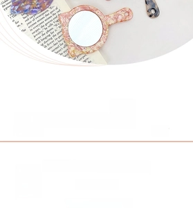 Detailed specs of the pink cat handheld acetate makeup mirror showing 12x7.5cm size