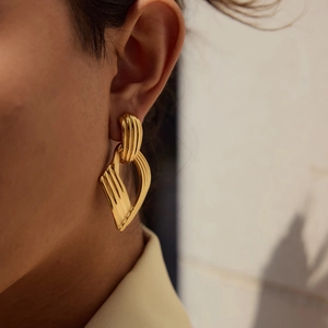 Orecchini di lusso in acciaio inossidabile placcato oro 18K con texture geometrica