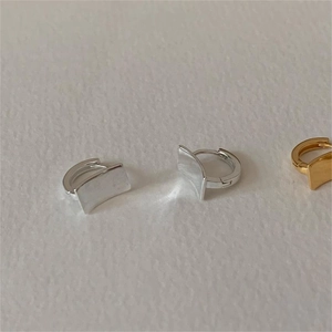 Minimalist curved square brushed 925 sterling silver hoop earrings in gold and silver