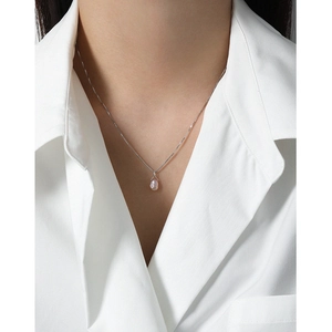 Minimalist S925 silver box chain necklace featuring a pale pink teardrop pearl pendant