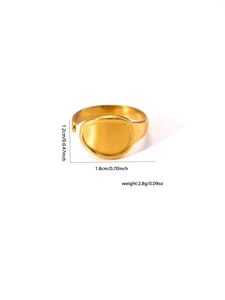 Detailed size view of an 18k gold plated stainless steel ring showing dimensions