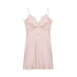 Nuisette rose en satin avec dentelle et fines bretelles croisées dans le dos
