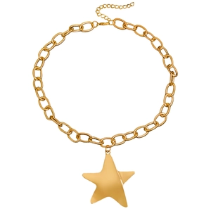Collana a catena dorata con ciondolo a stella geometrica su sfondo bianco per e-commerce