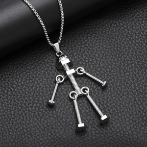 Collier Pendentif Robot Industriel Avec Chaîne À Mailles Carrées En Acier Inoxydable Et Design Vis Écrou En Alliage